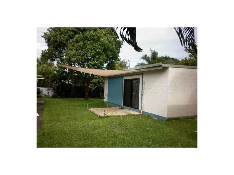 1 Bulolo Close, Trinity Beach QLD 4879