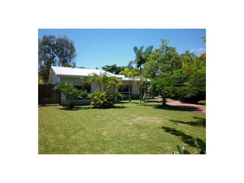 17 Katandra Close, Trinity Beach QLD 4879
