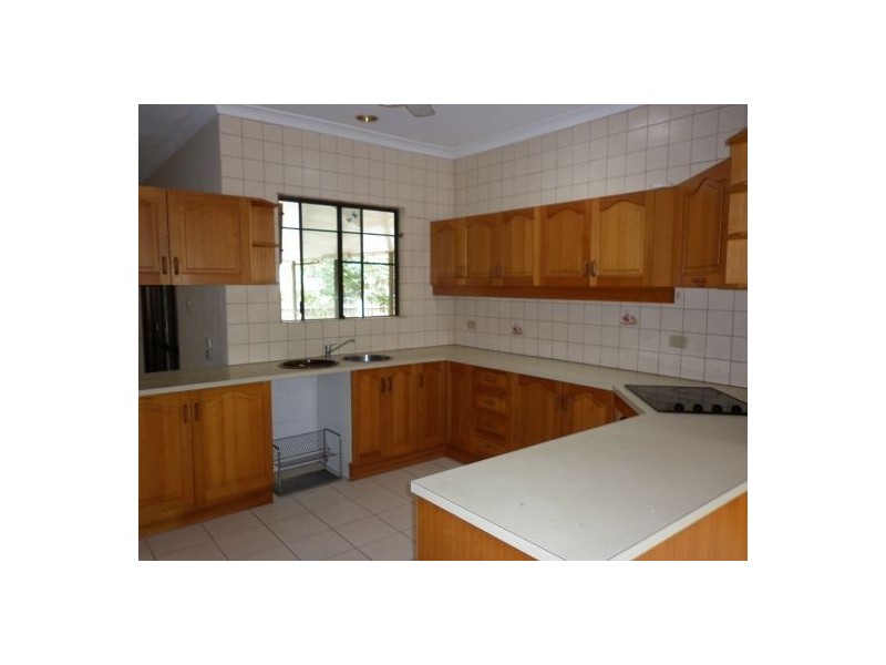16 Scarborough Close, Kewarra Beach QLD 4879