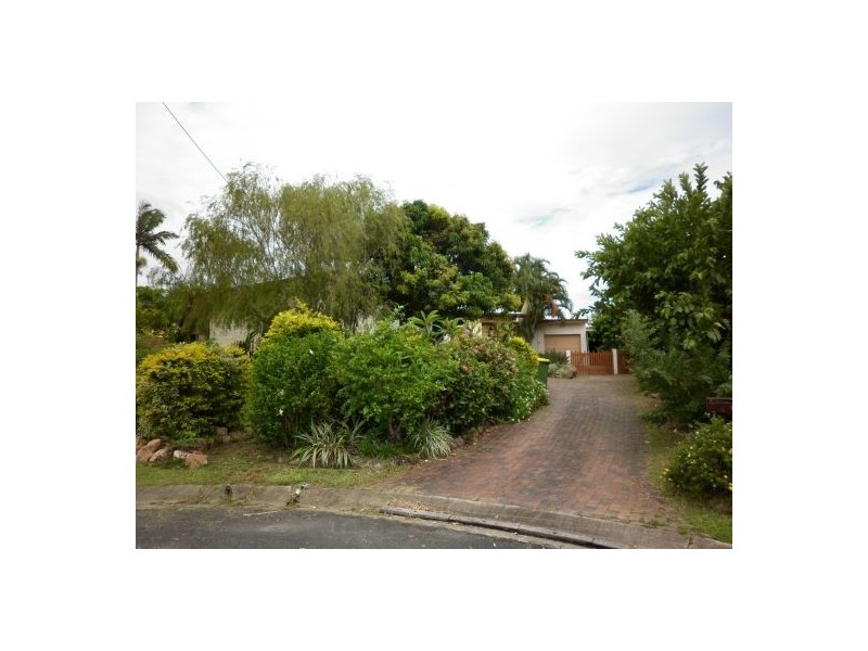 16 Scarborough Close, Kewarra Beach QLD 4879
