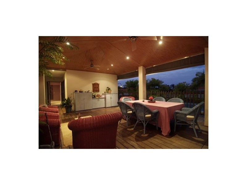 32 CASCADE AVE, Kewarra Beach QLD 4879