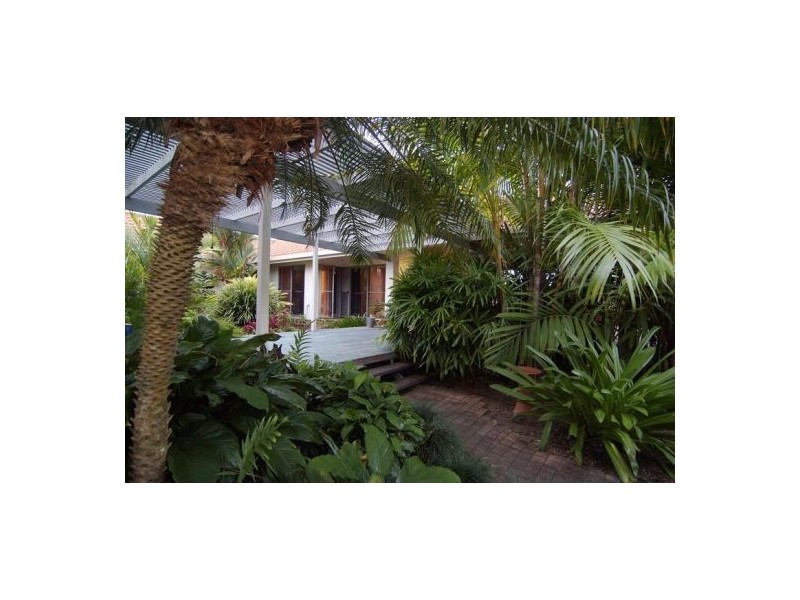 32 CASCADE AVE, Kewarra Beach QLD 4879