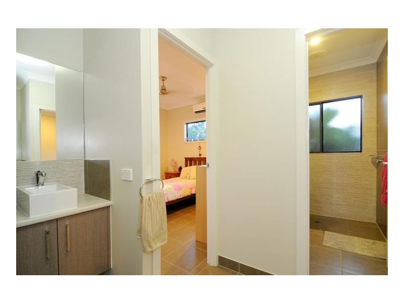14 LITARA COURT, Palm Cove QLD 4879