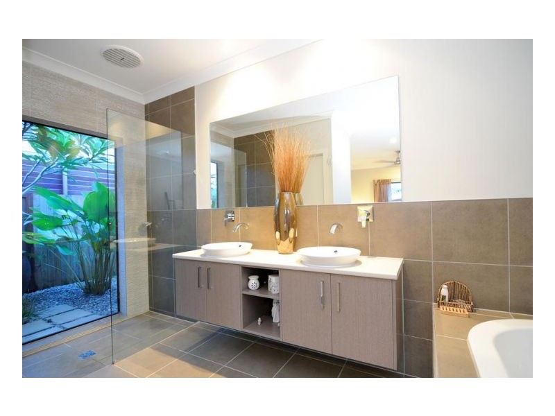 14 LITARA COURT, Palm Cove QLD 4879