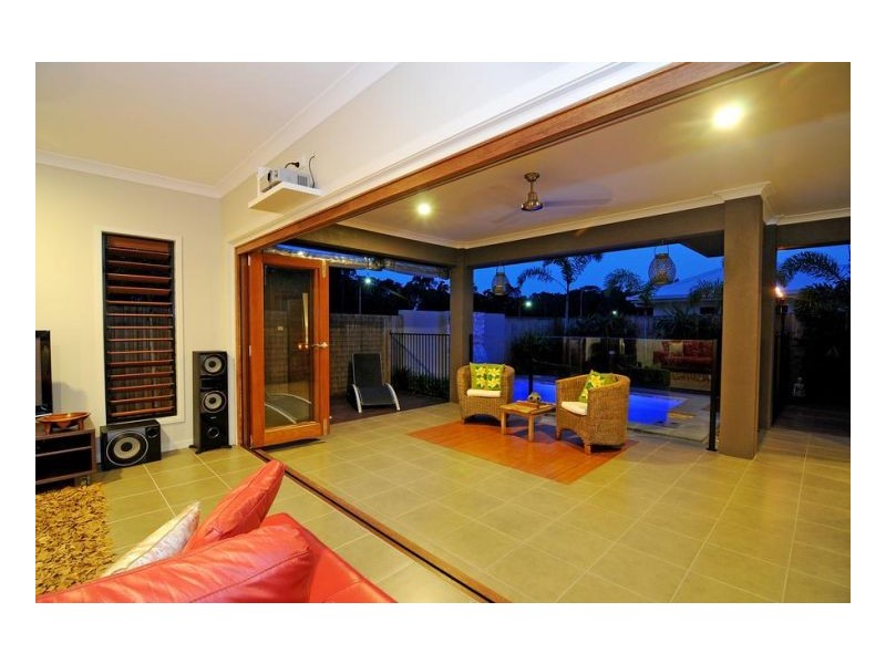 14 LITARA COURT, Palm Cove QLD 4879