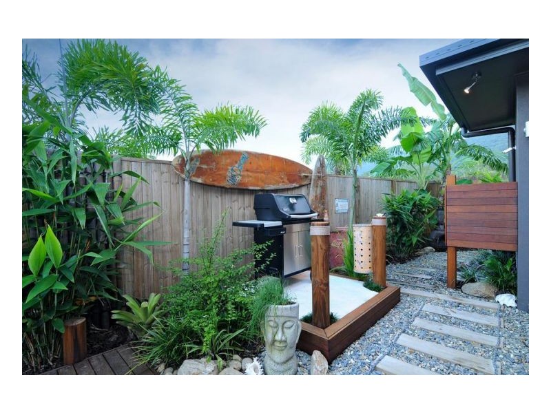 14 LITARA COURT, Palm Cove QLD 4879