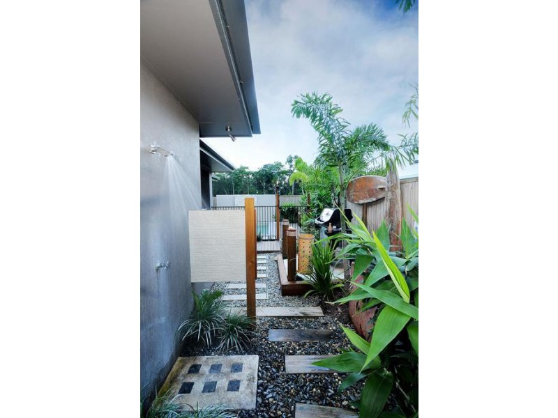 14 LITARA COURT, Palm Cove QLD 4879
