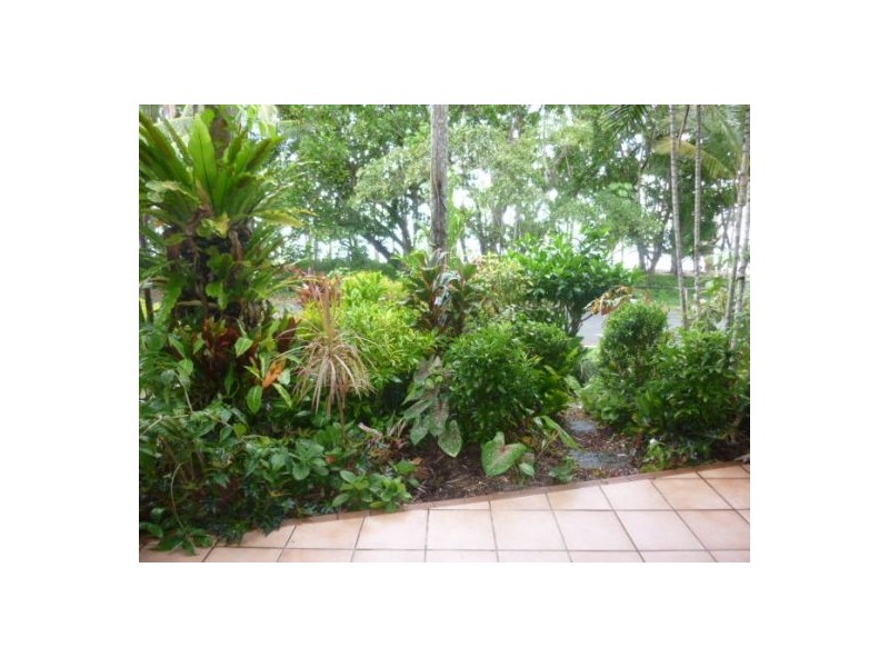 2/75 Arlington Esplanade, Clifton Beach QLD 4879