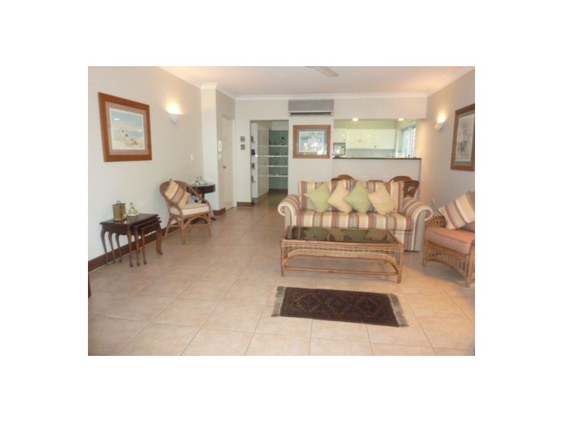 2/75 Arlington Esplanade, Clifton Beach QLD 4879