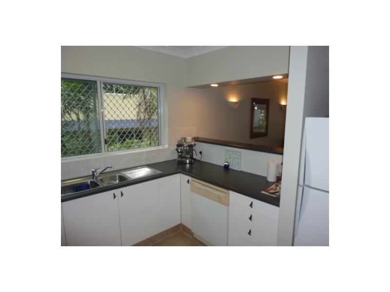 2/75 Arlington Esplanade, Clifton Beach QLD 4879