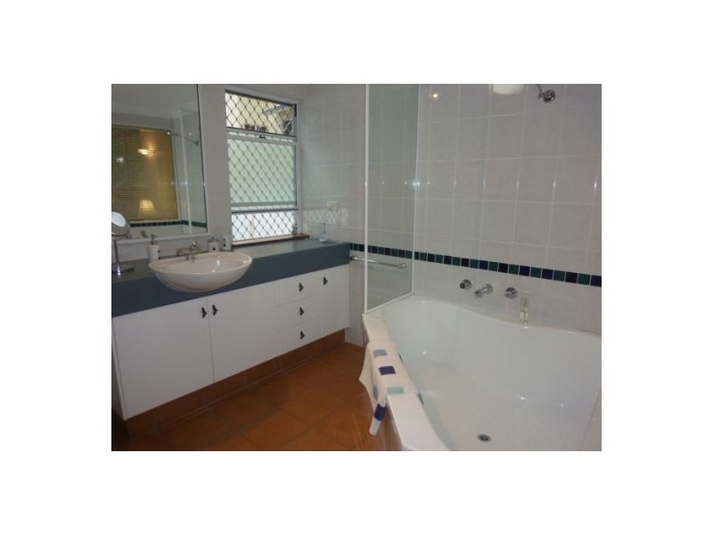 2/75 Arlington Esplanade, Clifton Beach QLD 4879