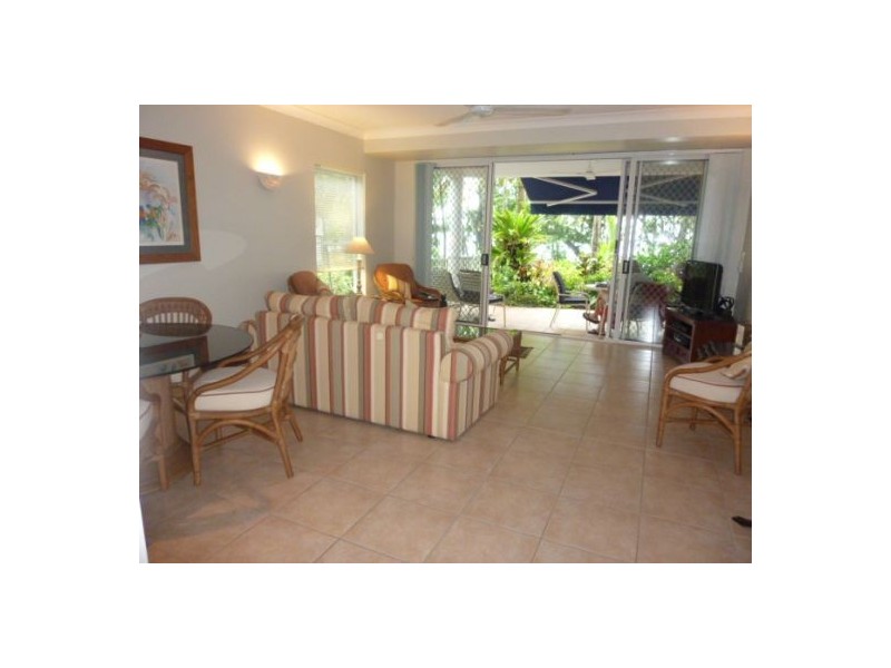 2/75 Arlington Esplanade, Clifton Beach QLD 4879