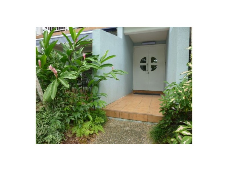 2/75 Arlington Esplanade, Clifton Beach QLD 4879