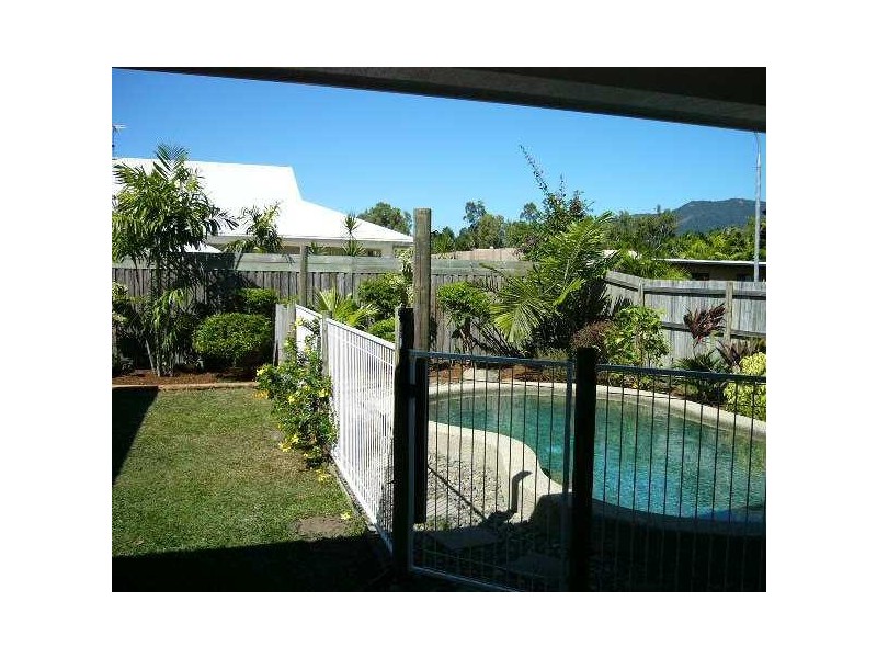 BARRIER CLOSE , Clifton Beach QLD 4879