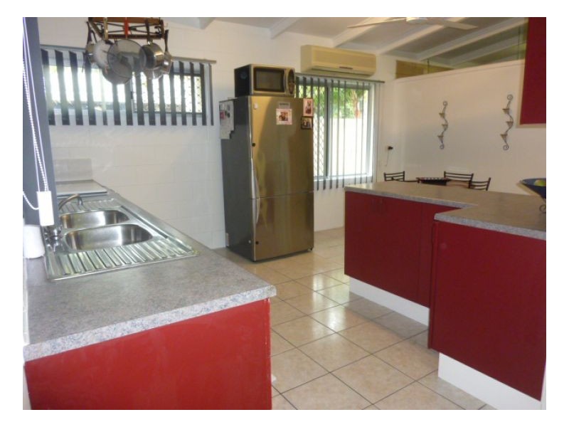6 KATANDRA CLOSE, Trinity Beach QLD 4879