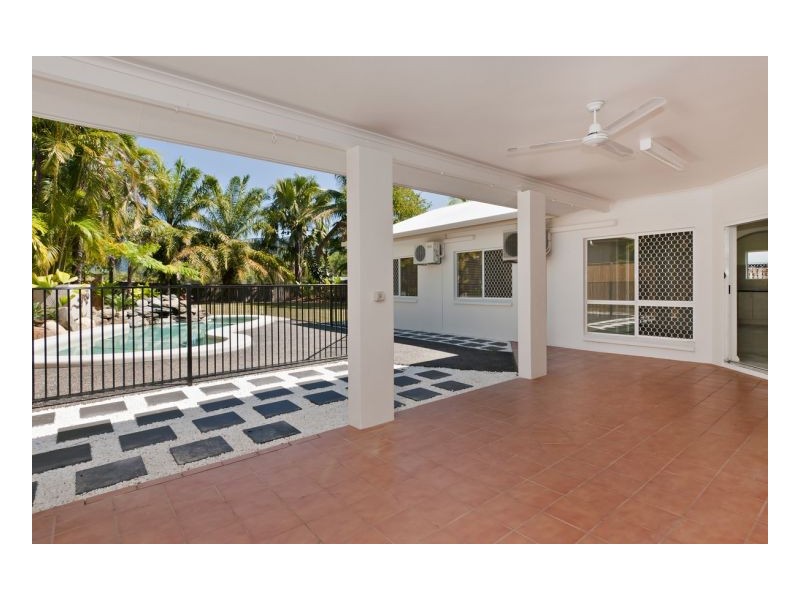 9 AVOCA CLOSE, Kewarra Beach QLD 4879