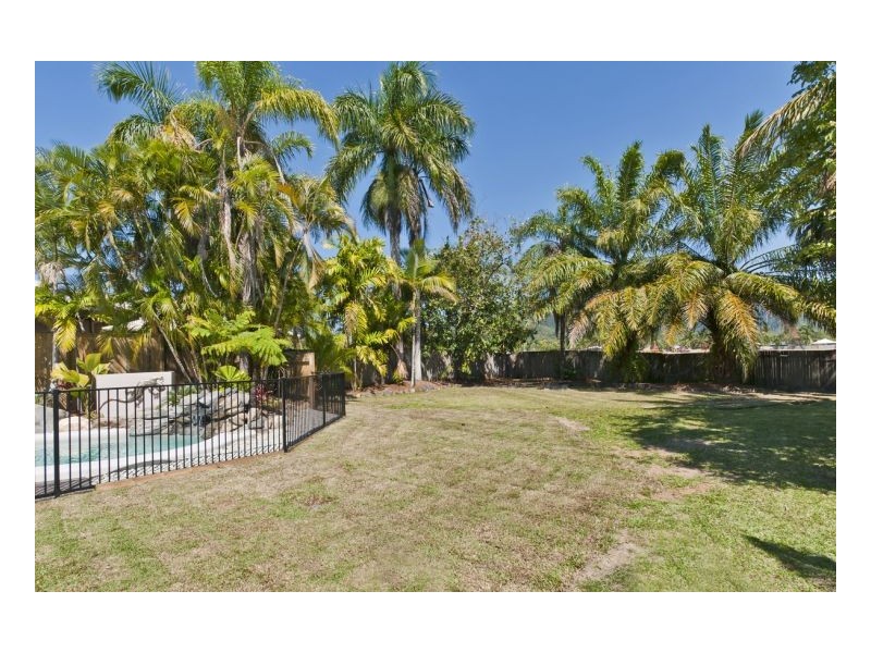 9 AVOCA CLOSE, Kewarra Beach QLD 4879