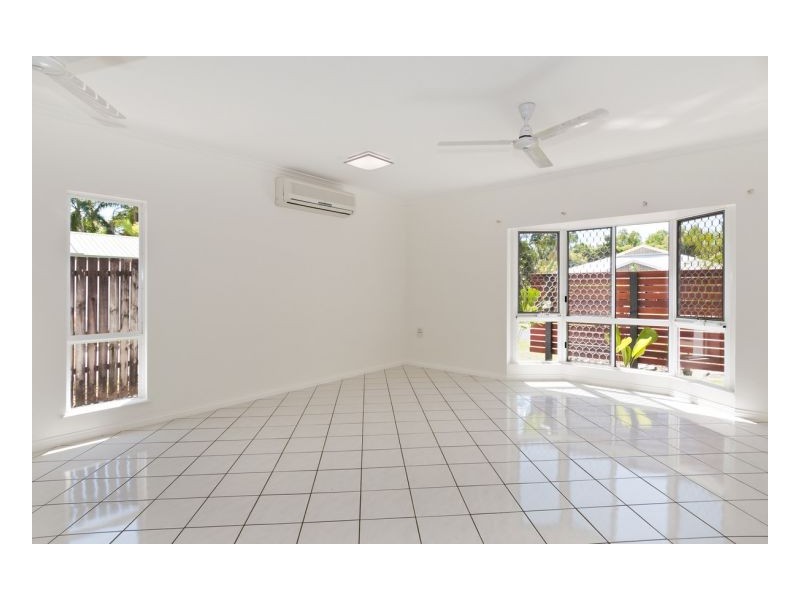 9 AVOCA CLOSE, Kewarra Beach QLD 4879