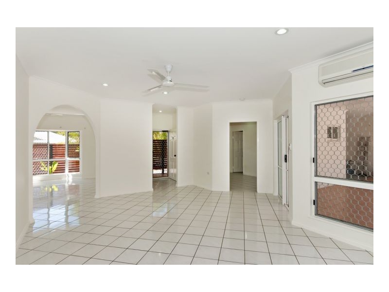 9 AVOCA CLOSE, Kewarra Beach QLD 4879