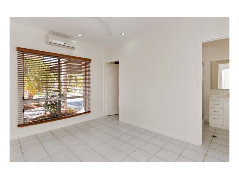 9 AVOCA CLOSE, Kewarra Beach QLD 4879