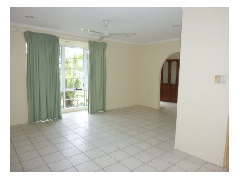 3 Briggs Cl, Whitfield QLD 4870