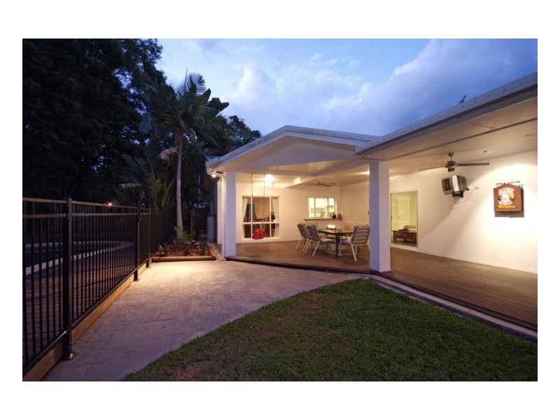 39 Clifton Rd, Clifton Beach QLD 4879