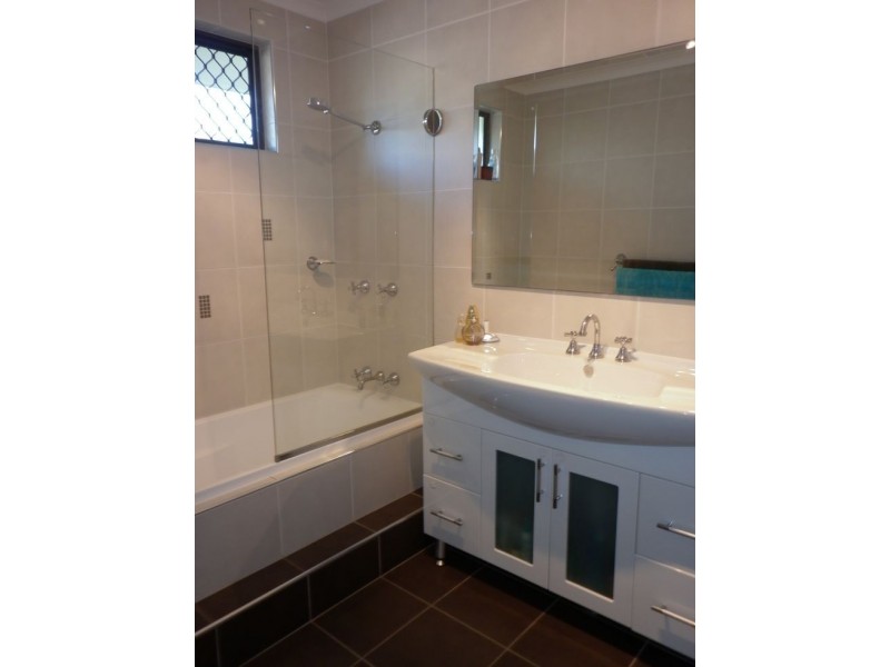 26 STIRLING STREET, Whitfield QLD 4870