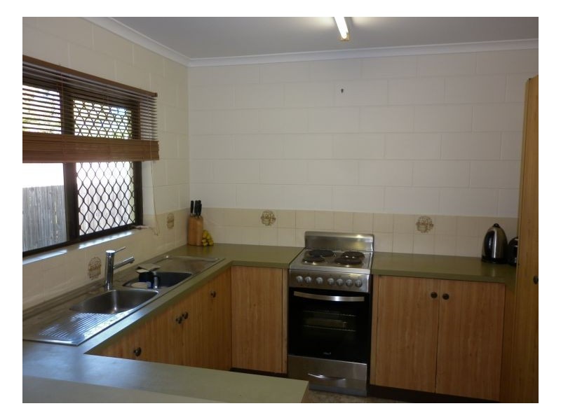 26 STIRLING STREET, Whitfield QLD 4870