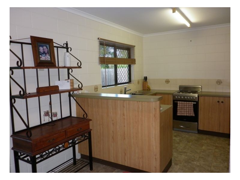 26 STIRLING STREET, Whitfield QLD 4870