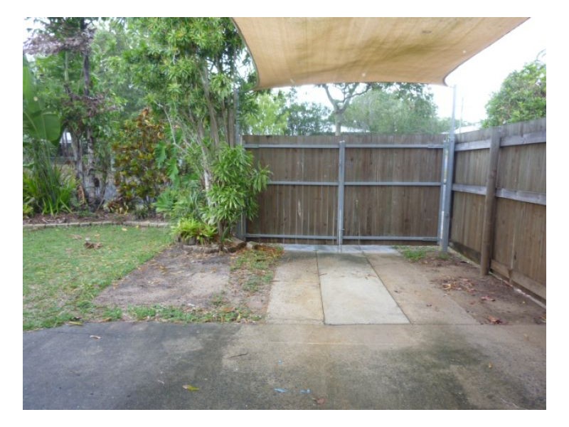 2/1 Narelle Cl, Yorkeys Knob QLD 4878