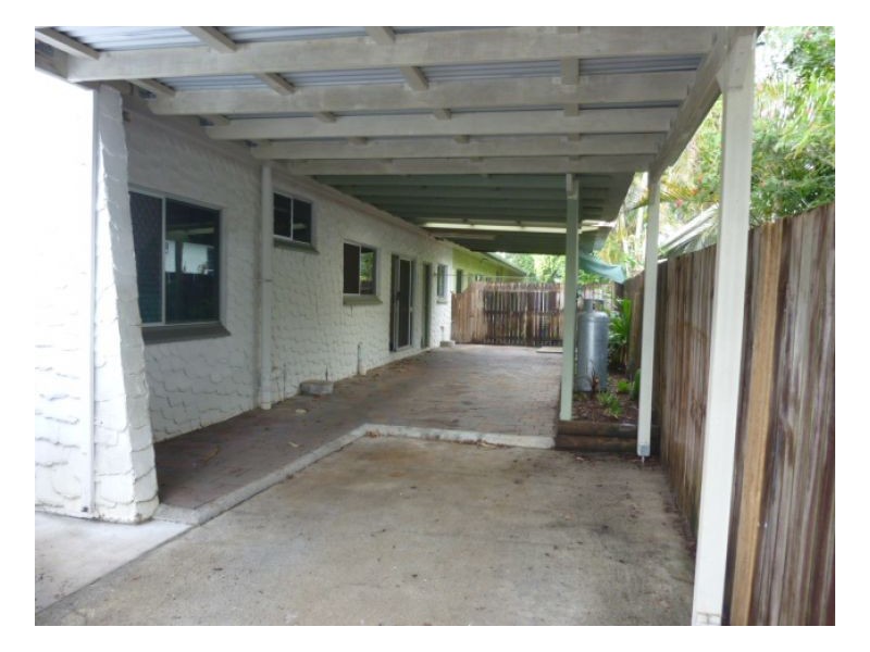 2/1 Narelle Cl, Yorkeys Knob QLD 4878