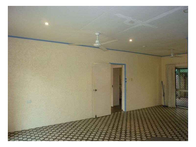 2/1 Narelle Cl, Yorkeys Knob QLD 4878