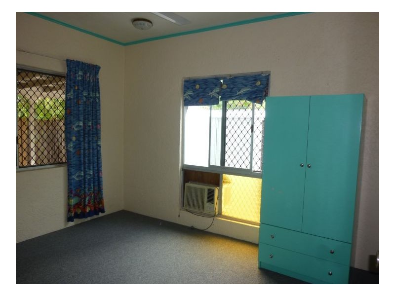 2/1 Narelle Cl, Yorkeys Knob QLD 4878