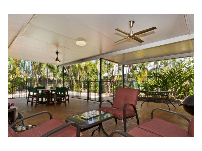 6 FLORA CLOSE, Clifton Beach QLD 4879