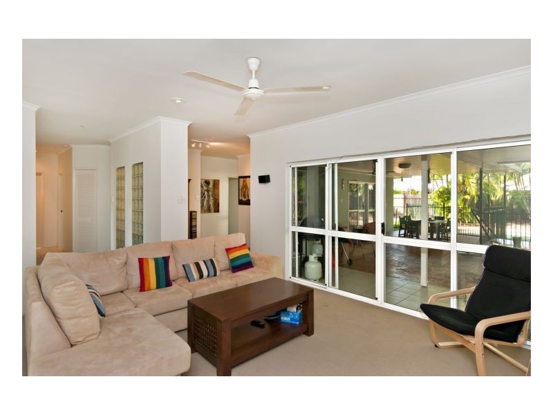 6 FLORA CLOSE, Clifton Beach QLD 4879