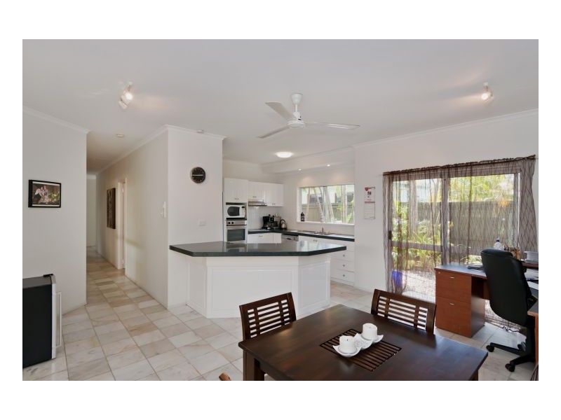 6 FLORA CLOSE, Clifton Beach QLD 4879