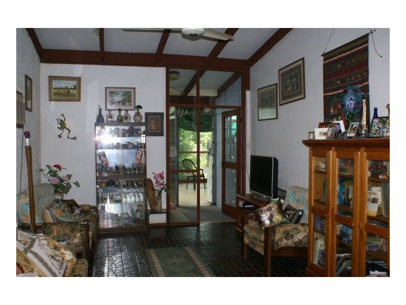 8 ALMOND STREET, Holloways Beach QLD 4878