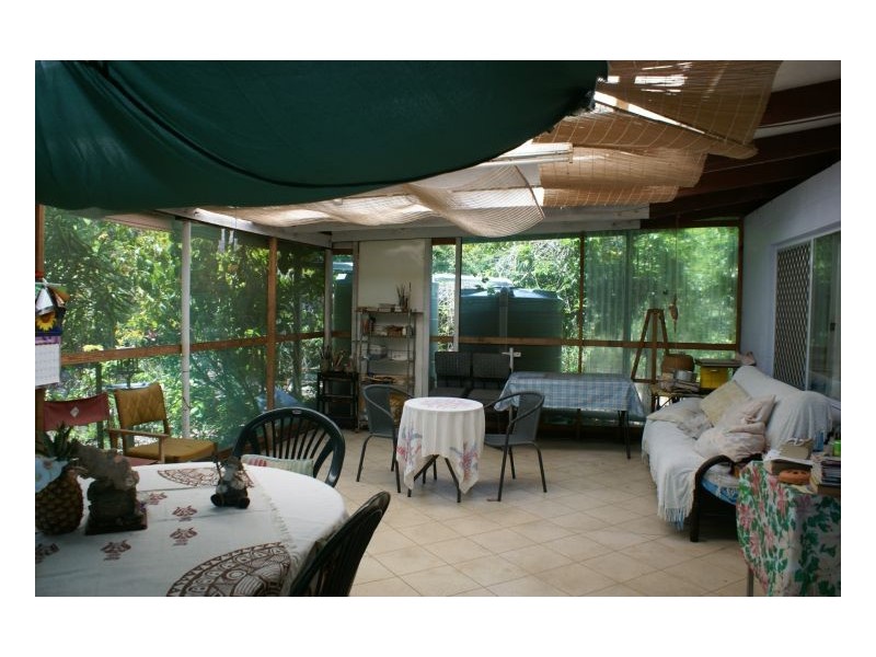 8 ALMOND STREET, Holloways Beach QLD 4878