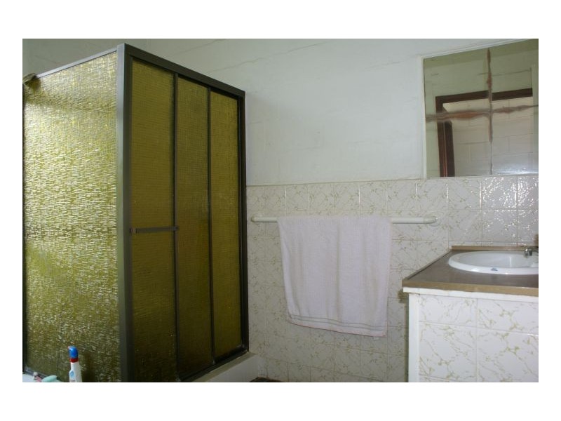 8 ALMOND STREET, Holloways Beach QLD 4878