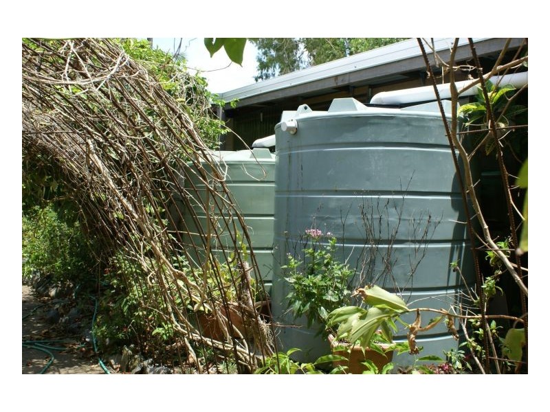 8 ALMOND STREET, Holloways Beach QLD 4878