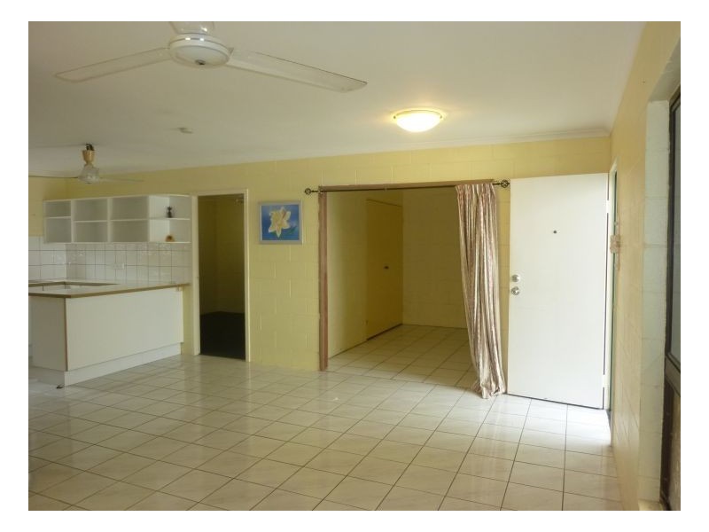 2/36 Mimosa Street, Holloways Beach QLD 4878