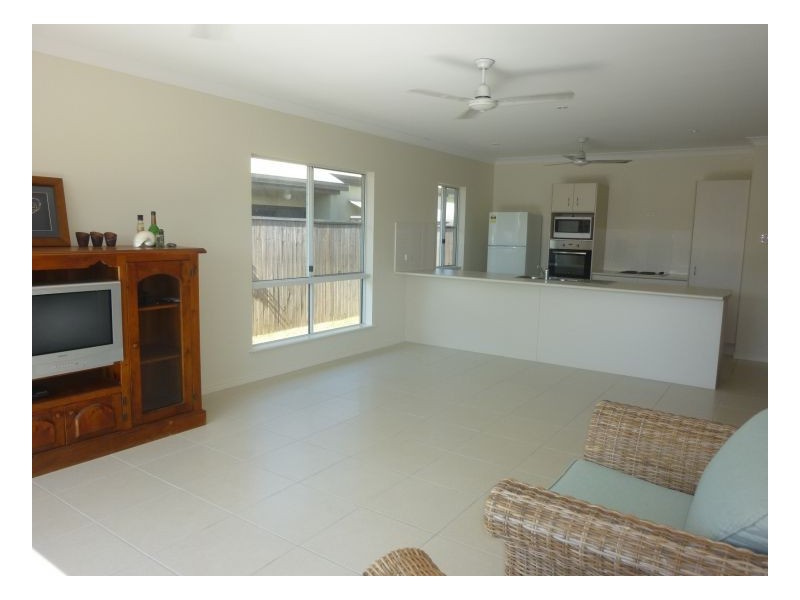15 Seaways Close, Trinity Beach QLD 4879