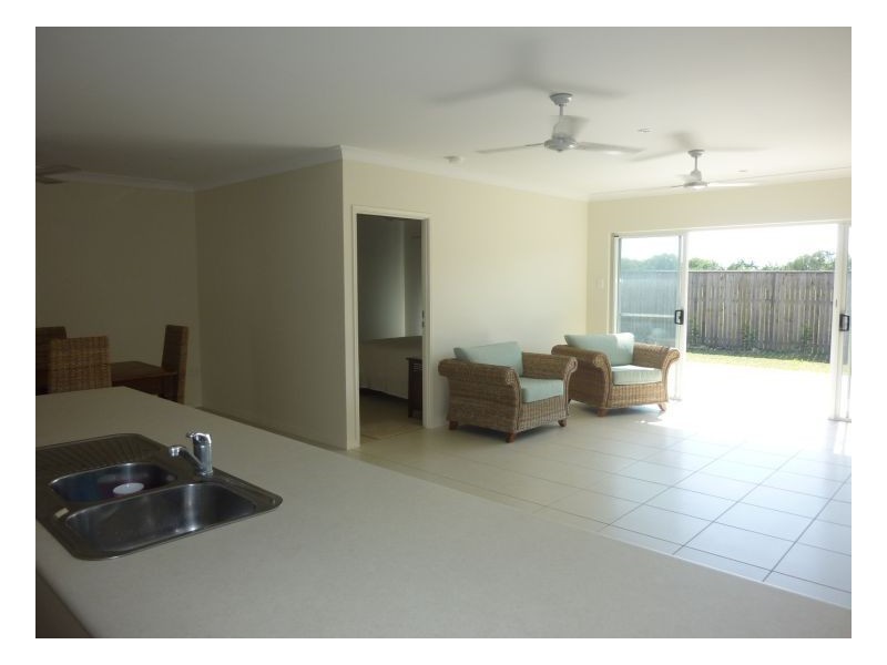 15 Seaways Close, Trinity Beach QLD 4879