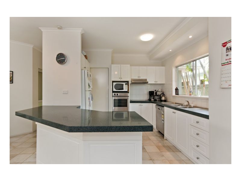 6 Flora Close, Clifton Beach QLD 4879