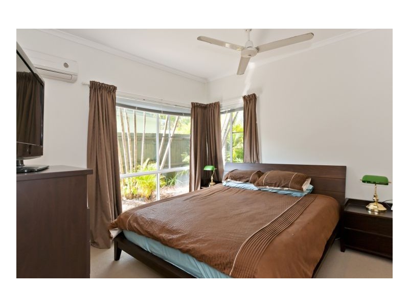 6 Flora Close, Clifton Beach QLD 4879