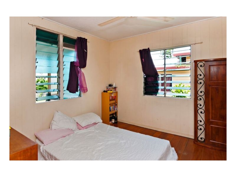 Westcourt QLD 4870