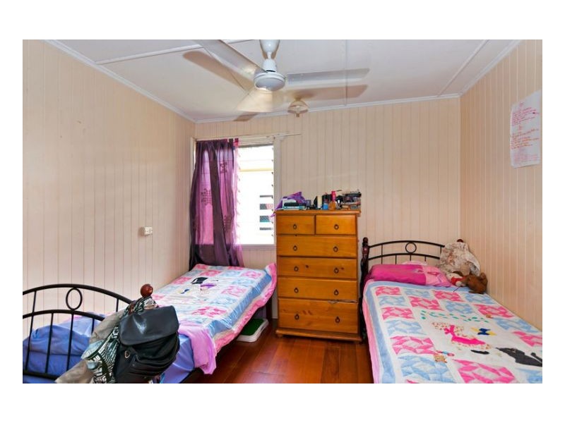 Westcourt QLD 4870