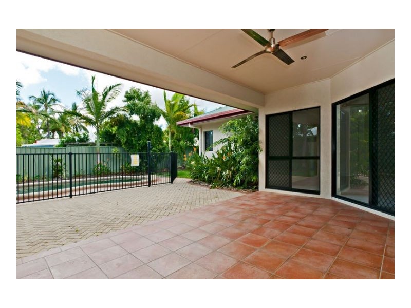 25 Castor St, Clifton Beach QLD 4879