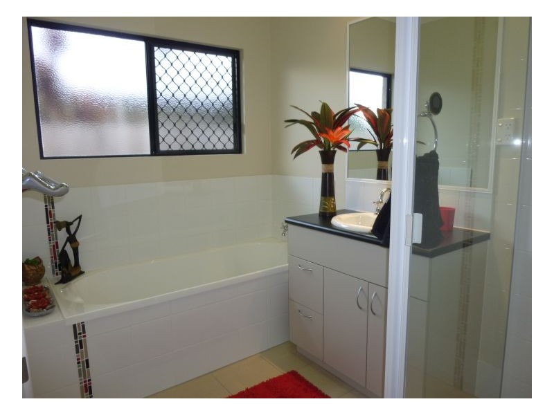 4  IMOOYA PLACE, Trinity Park QLD 4879