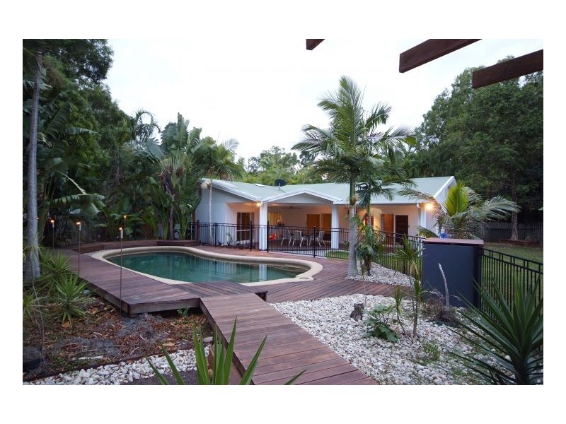 Clifton Beach QLD 4879